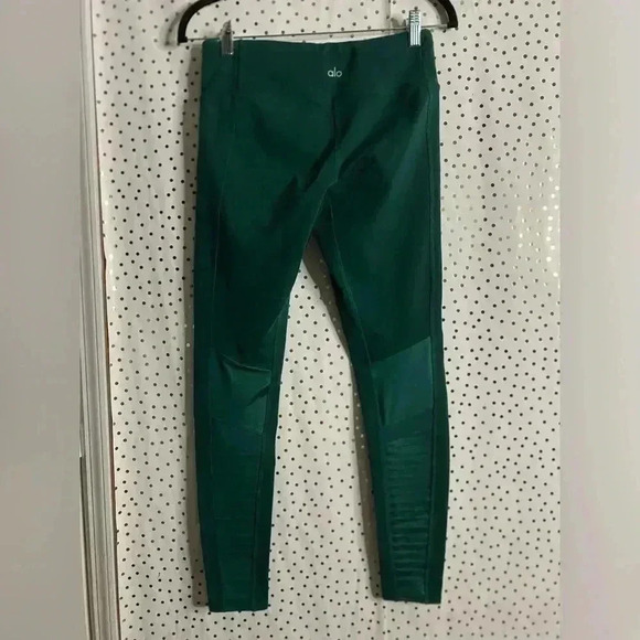 Alo Yoga Green Leggings - Picture 9 of 10